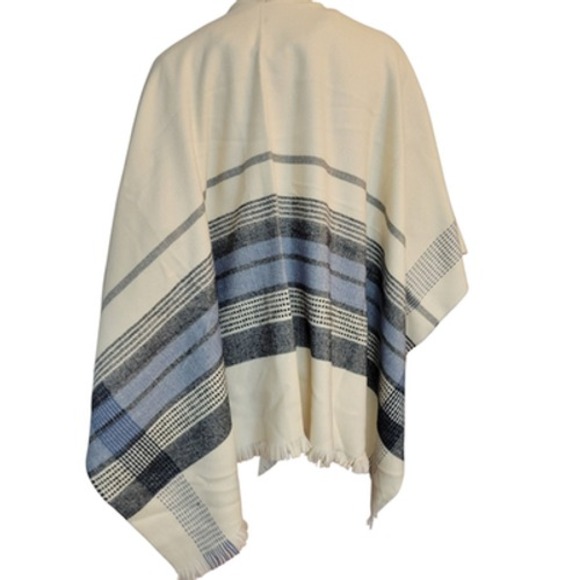 GAP Poncho Womens One Size Ivory Frost Cape Scarf Plaid Stripe Fringe Acrylic - Picture 1 of 9